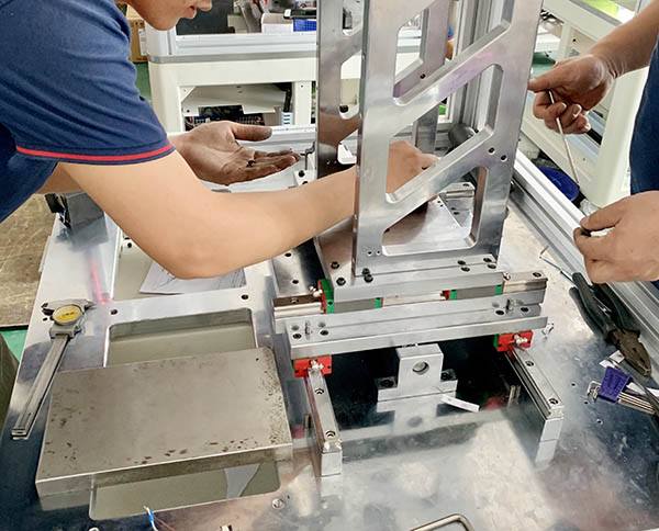 諾元介紹全自動無刷直流繞線機7大優勢