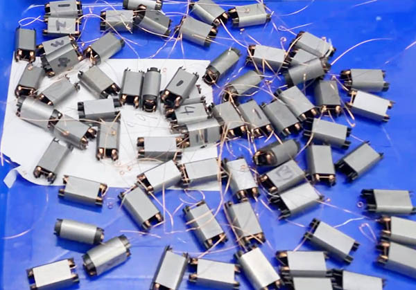 電動(dòng)牙刷繞線機(jī)